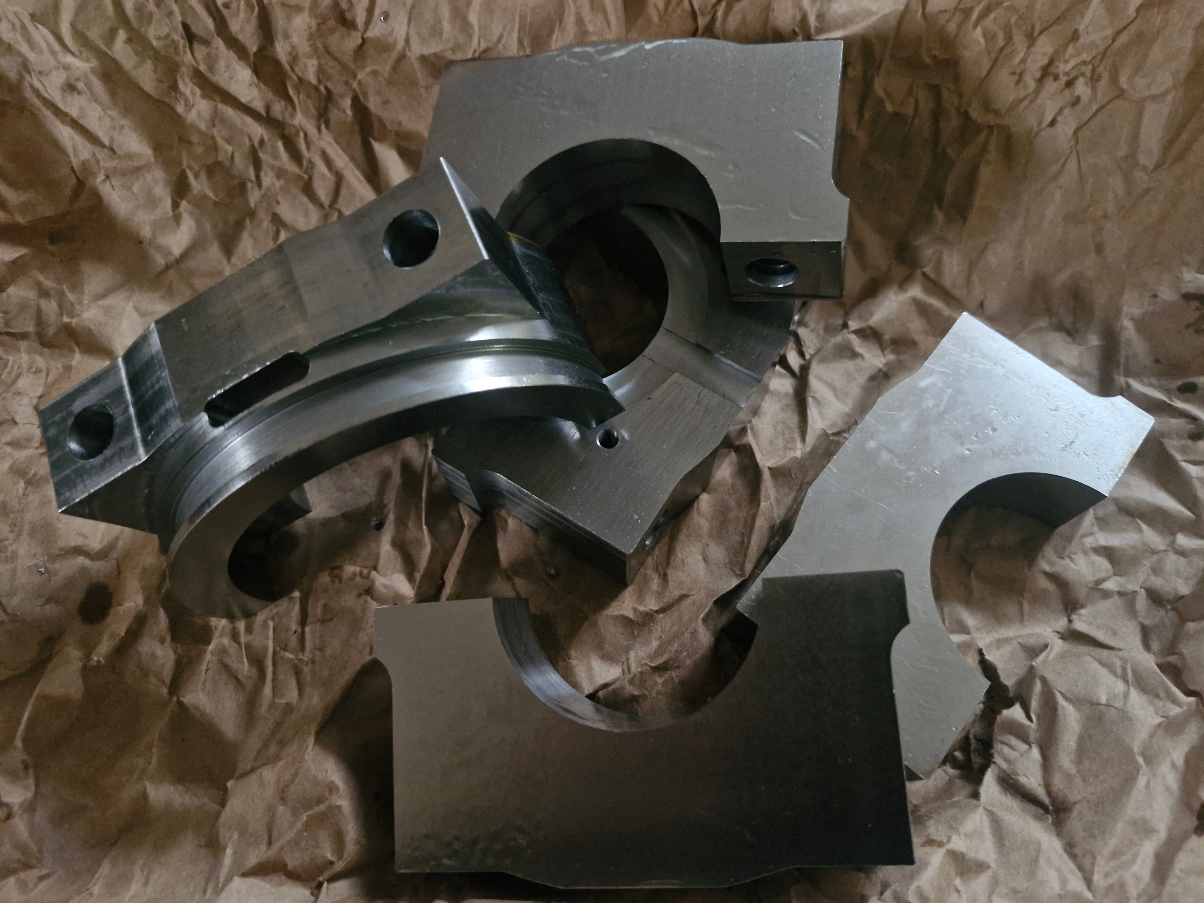 Ford Cosworth YB main caps