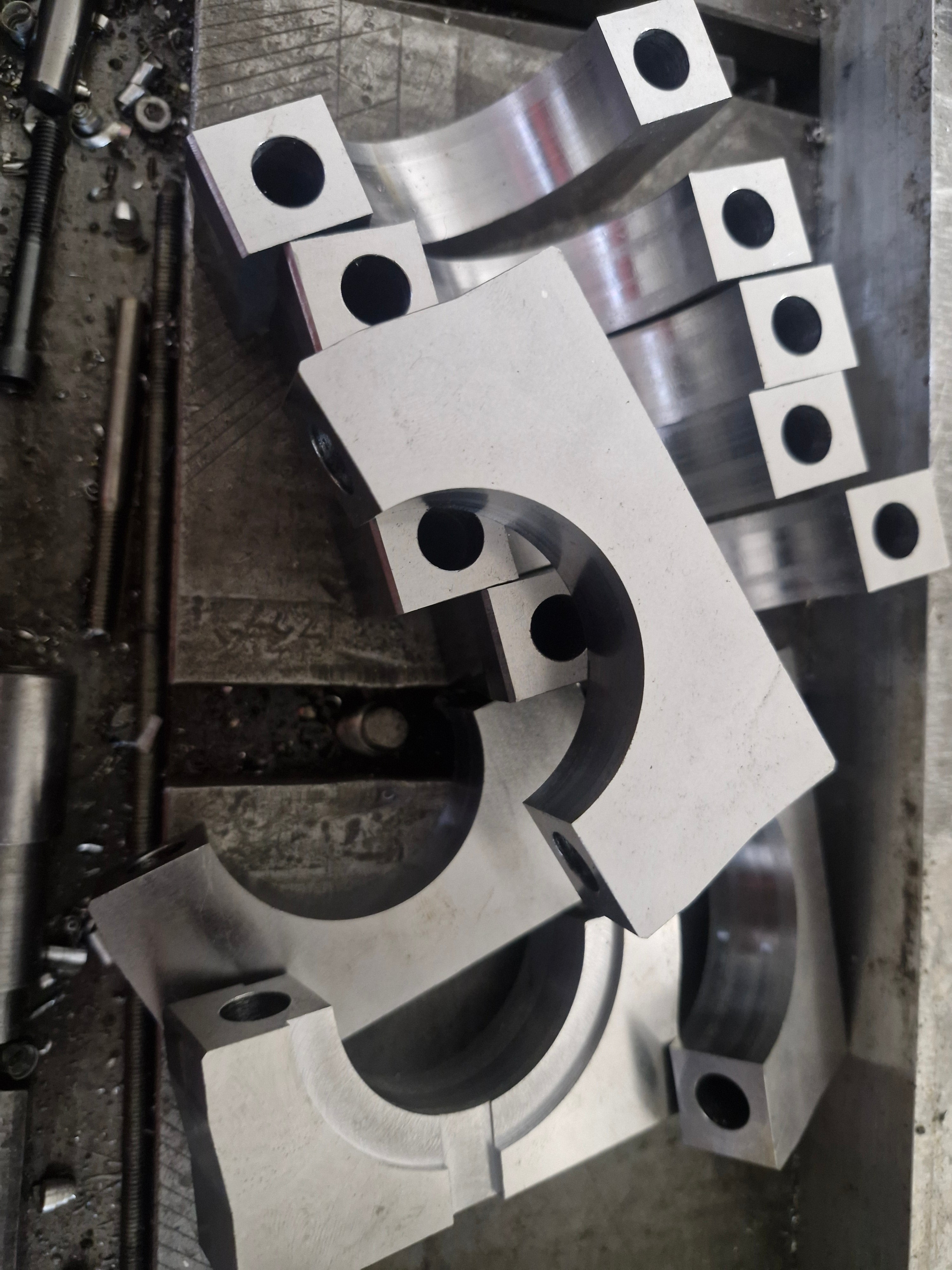 Toyota 4E and 5E steel main caps